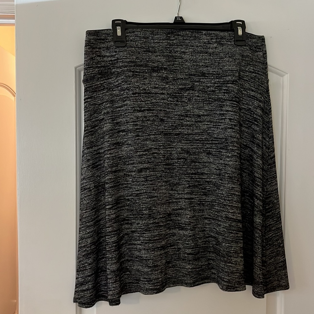 APT. 9 Extra soft gray skirt - size L